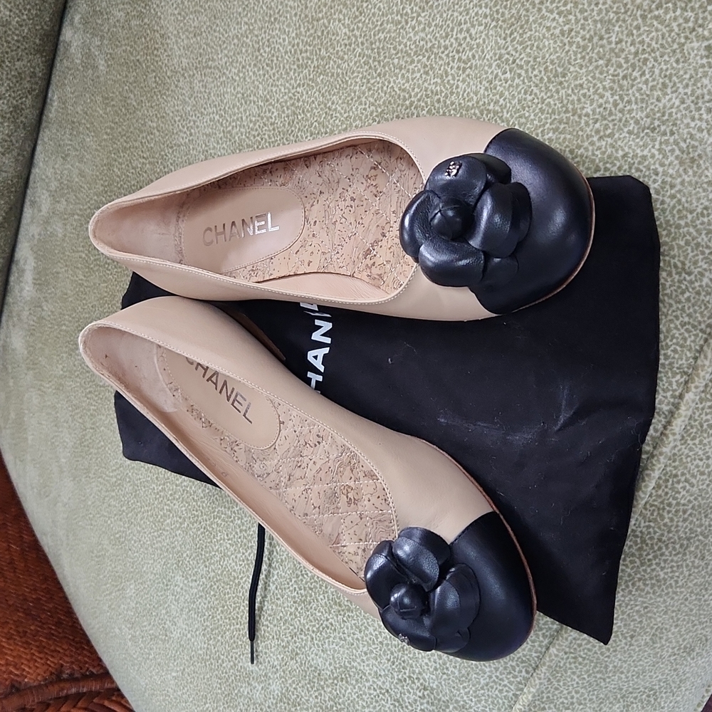 Chanel Nude and Black Flats with Camellia Flower 38 1/2 or 7 1/2 US
